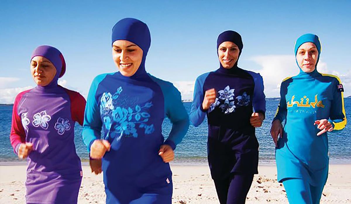 Continua a diffondersi il divieto al burqini sulle spiagge francesi