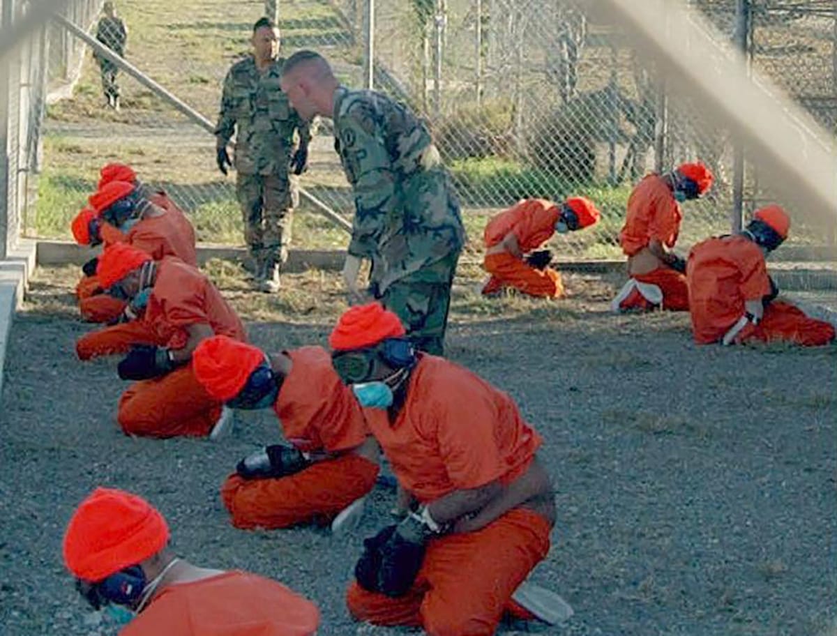 Quindici anni dopo, e il campo di prigionia di Guantánamo è ancora aperto