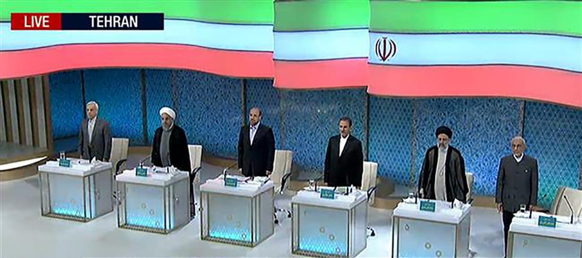 State guardando il dibattito televisivo tra i candidati alla presidenza in Iran?