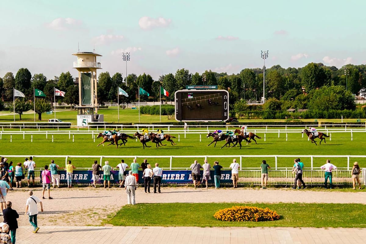 Un mondo a parte dentro la città: l’Ippodromo del Galoppo