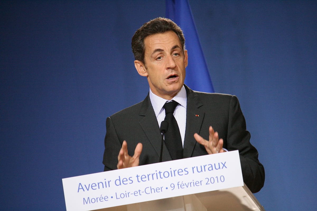 Hello, World! Sarkozy in stato di fermo per i soldi libici