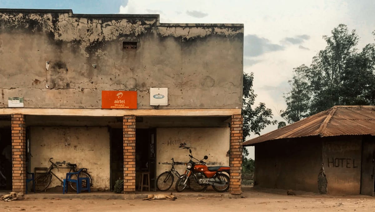 Chi guida i boda boda, le moto taxi con cui ci si sposta in Uganda