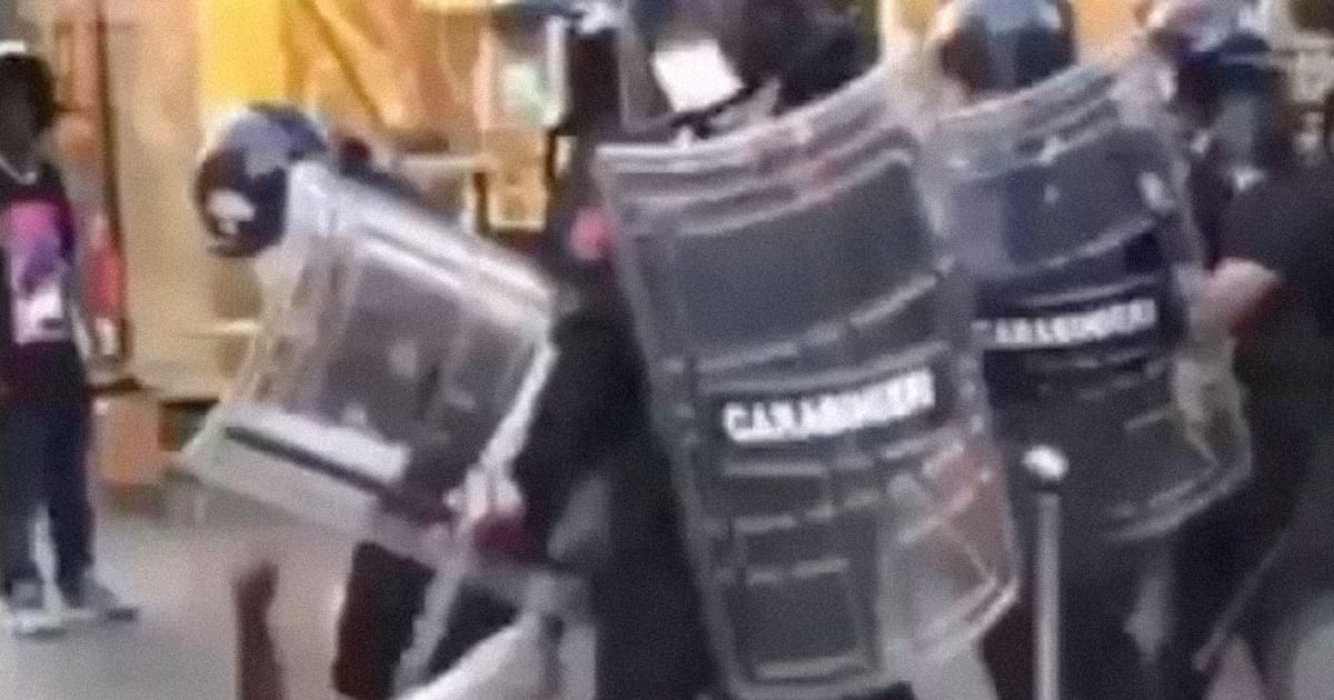 L’aggressione dei Carabinieri contro un gruppo di giovani neri che mangiavano al McDonald’s