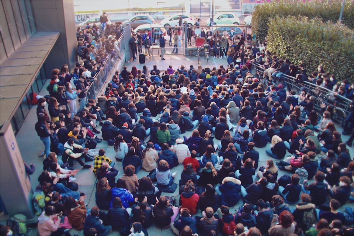 La scuola crea ansia: la salute mentale al centro delle proteste studentesche