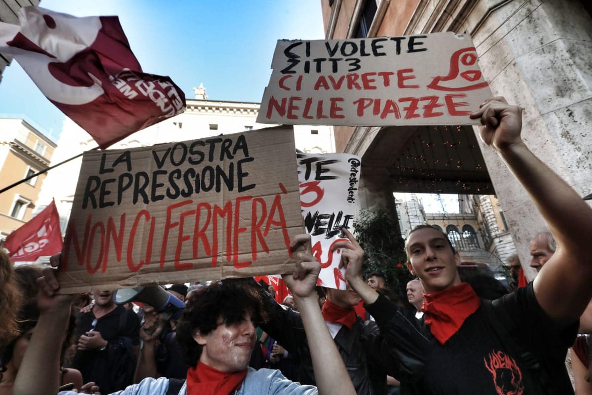 Contro il governo liberticida