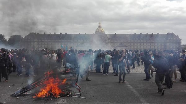 Soyons ingouvernables  due mesi di lotte nelle strade di Francia