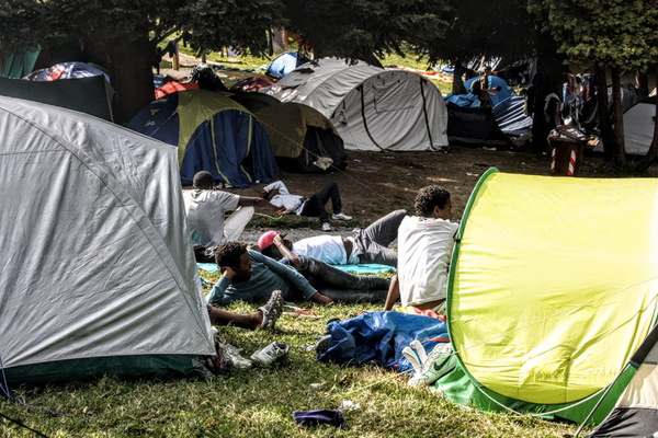 La situazione a Como dopo l’apertura del Campo della Croce Rossa