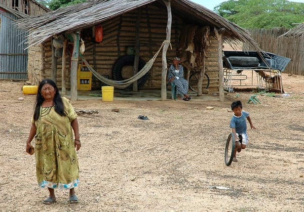 I Wayúu colombiani muoiono di sete ma il governo preferisce dare acqua alle miniere