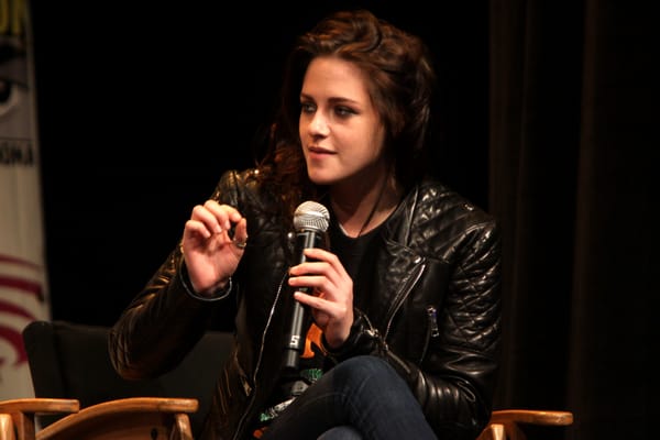 Kristen Stewart ha pubblicato uno studio sull’intelligenza artificiale