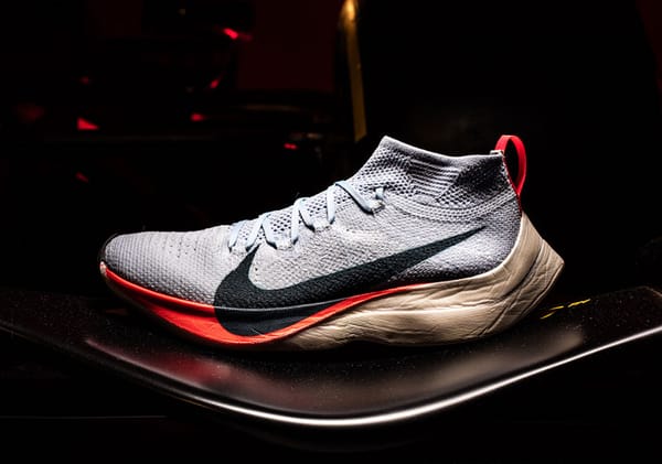 Cosa ci possono insegnare le ultime scarpe da corsa della Nike sul futuro dello sport