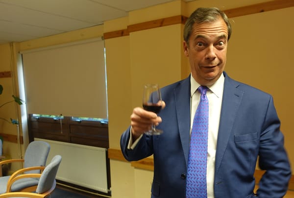 Nigel Farage vuole un secondo referendum sulla Brexit, e non è un paradosso