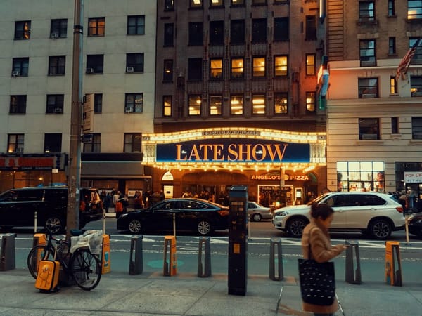 Siamo andati a vedere come funzionano i Late Show americani dal vivo