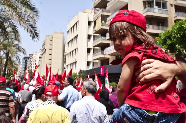 Primo maggio a Beirut, tra le bandiere rosse dei comunisti che si preparano al voto