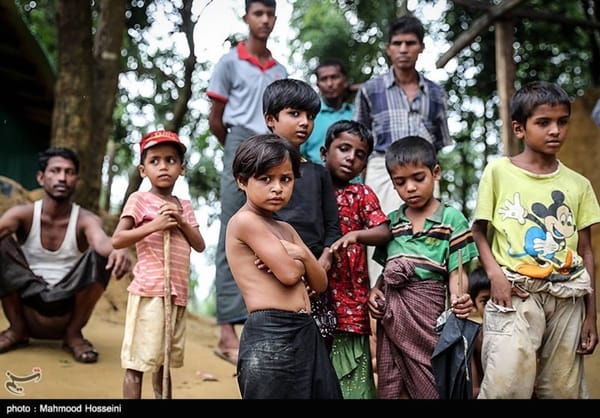 In Myanmar è in corso una doppia pulizia etnica