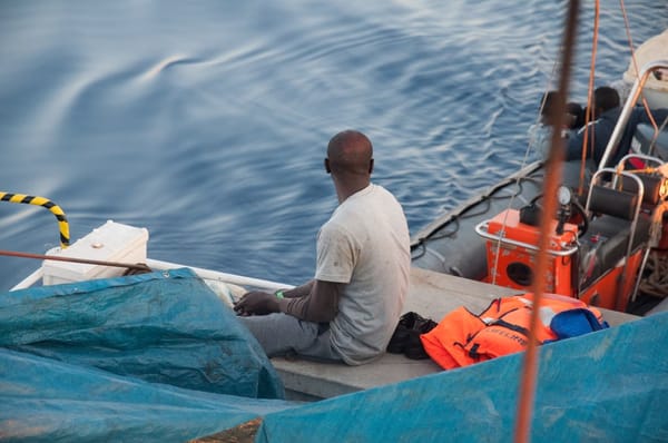 Questo sito internet dice ai migranti se è sicuro attraversare il Mediterraneo