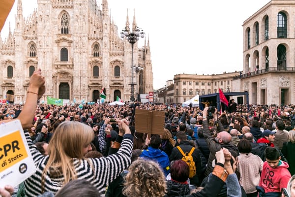 La piazza senza partito