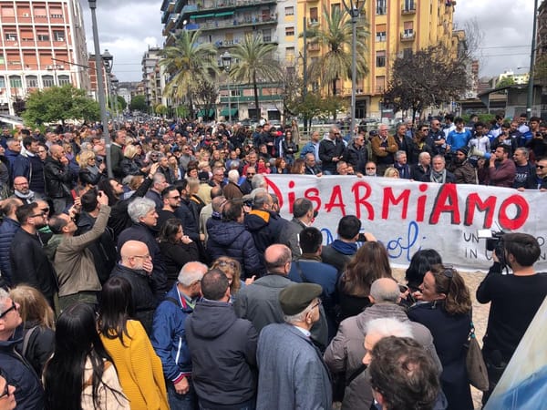 Disarmare Napoli