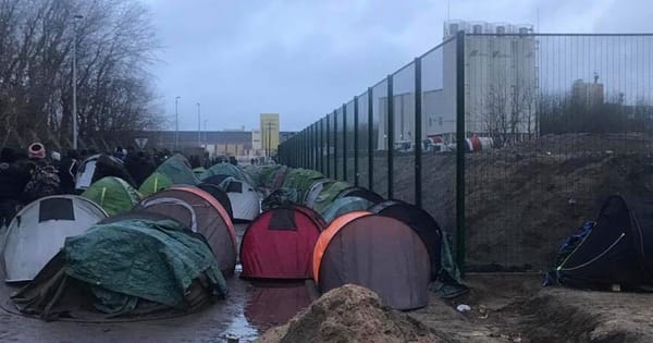 Il Regno Unito ha pagato 315 milioni alla Francia per bloccare i migranti a Calais