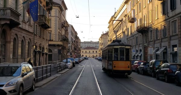 Chiusura parziale dei negozi e “super commissario”: le nuove misure contro il coronavirus