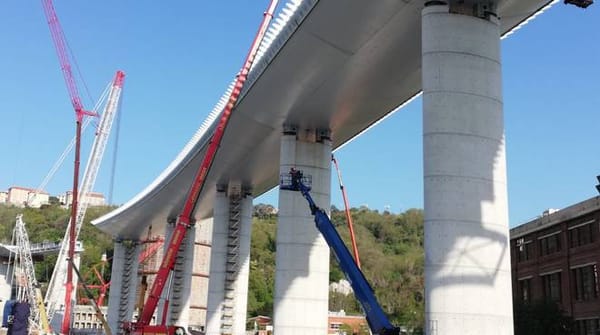 La struttura del nuovo ponte di Genova è stata terminata