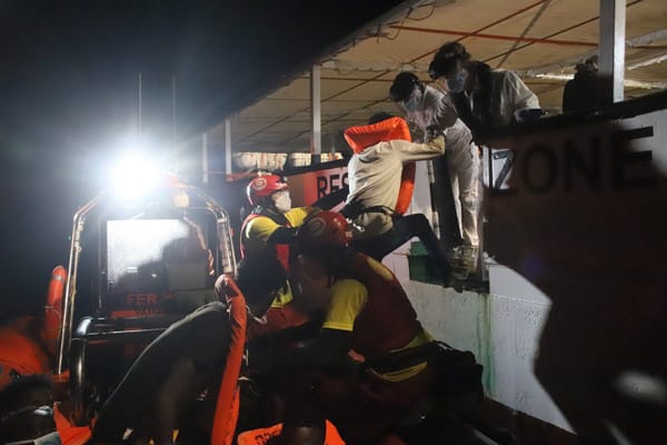 Un bambino di sei mesi è morto nel Mediterraneo. La responsabilità è dei governi europei