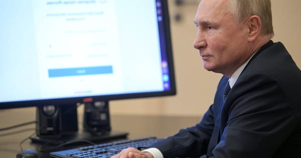 La Russia di Putin è ancora di Putin, (anche) grazie a Apple e Google