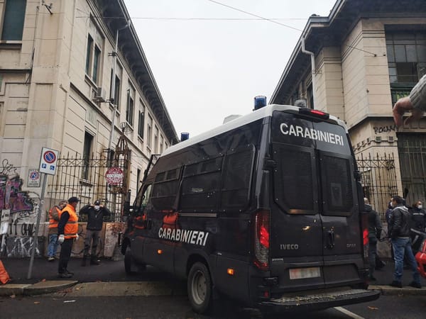 Lo sgombero delle palazzine Liberty di viale Molise