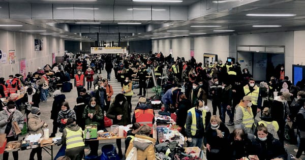 Berlino Hauptbahnhof: l’arrivo europeo dei rifugiati dall’Ucraina