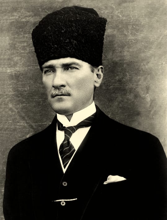  Mustafa Kemal Atatürk 