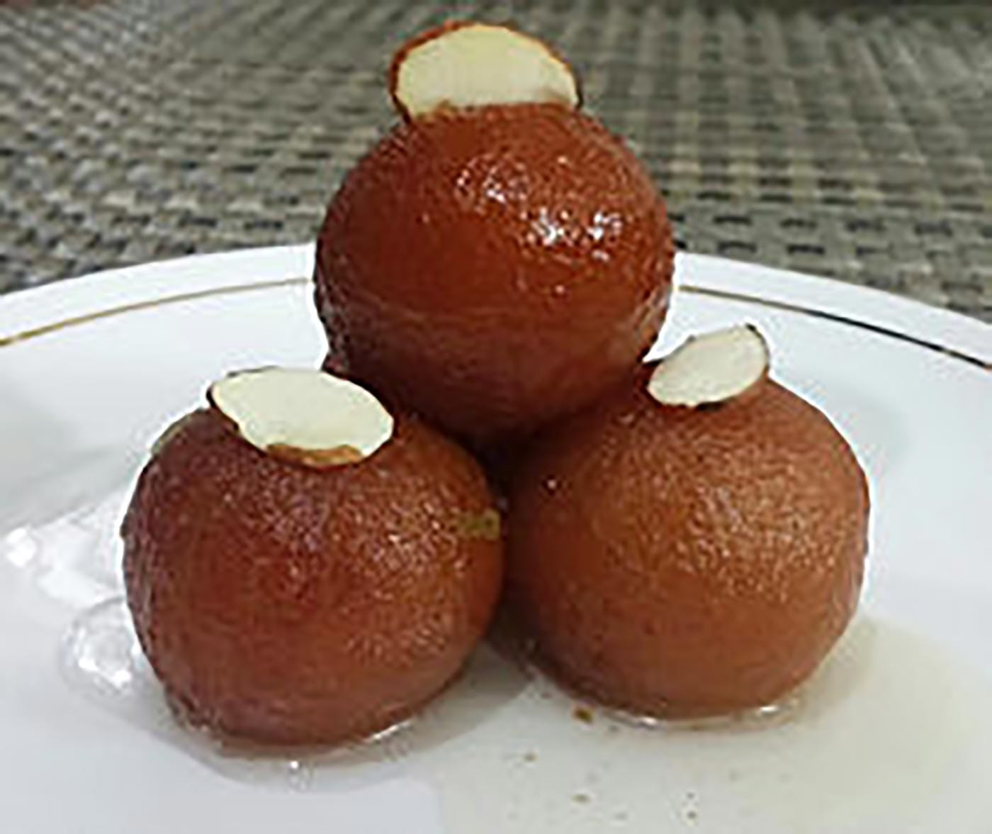 gulaab_jamun_homemade_bright