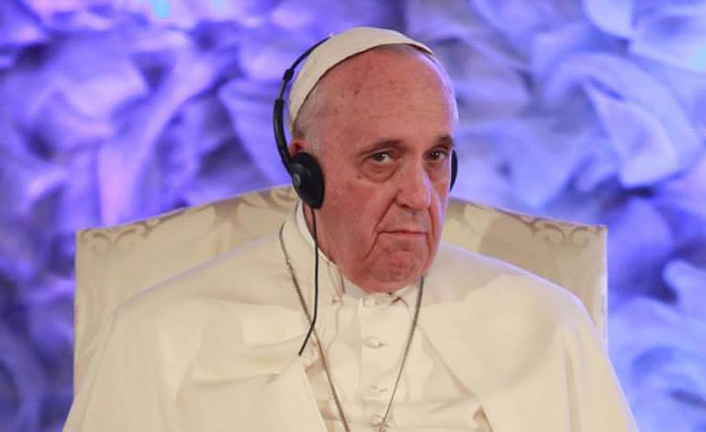 pope-francis-wearing-headphones-900