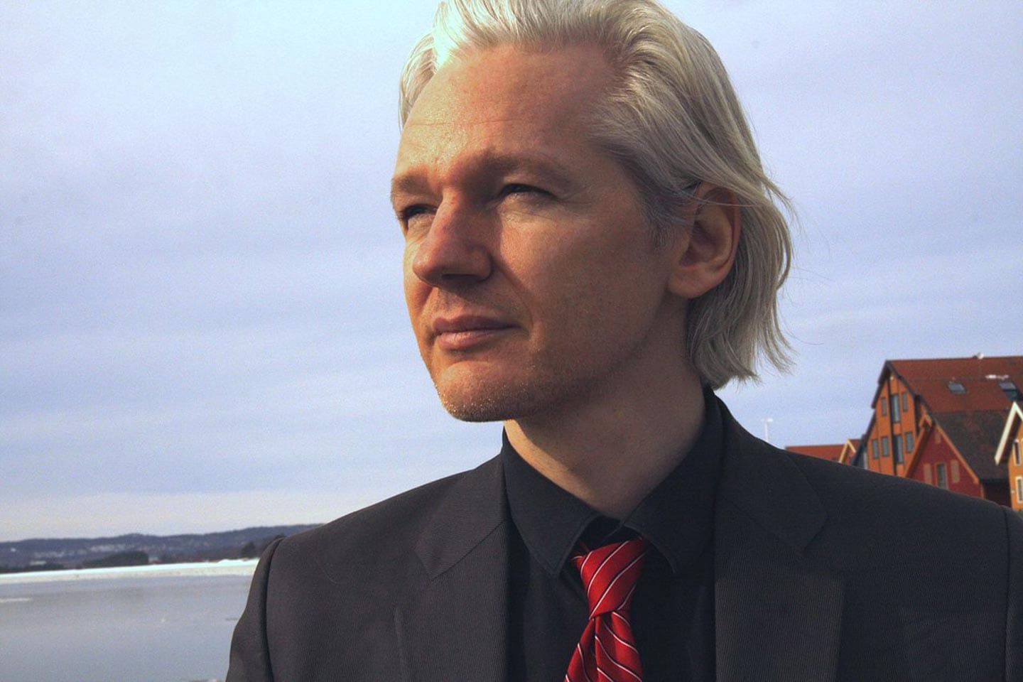 1280px-julian_assange_1