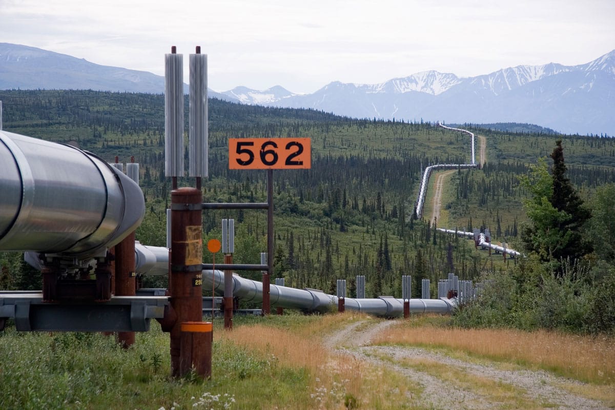 trans-alaska_pipeline_system_luca_galuzzi_2005