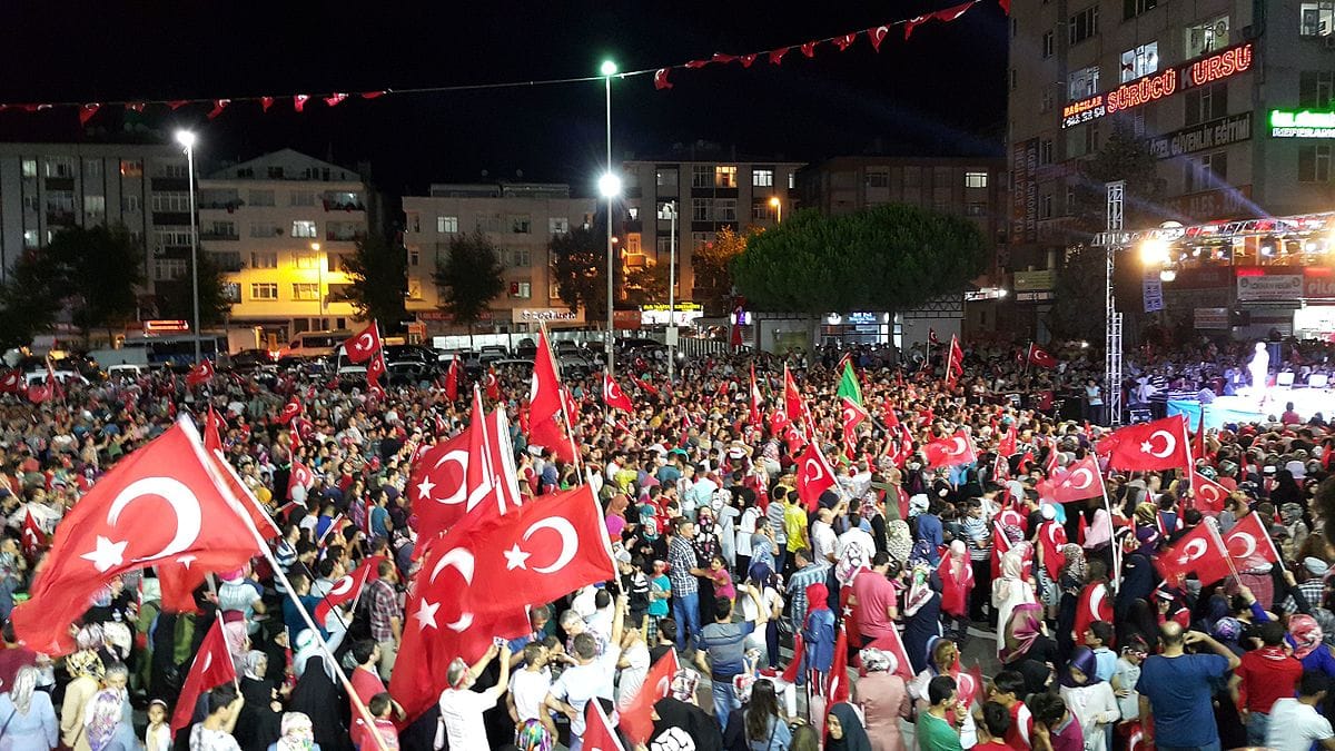 1200px-turkish_protesters_in_istanbul