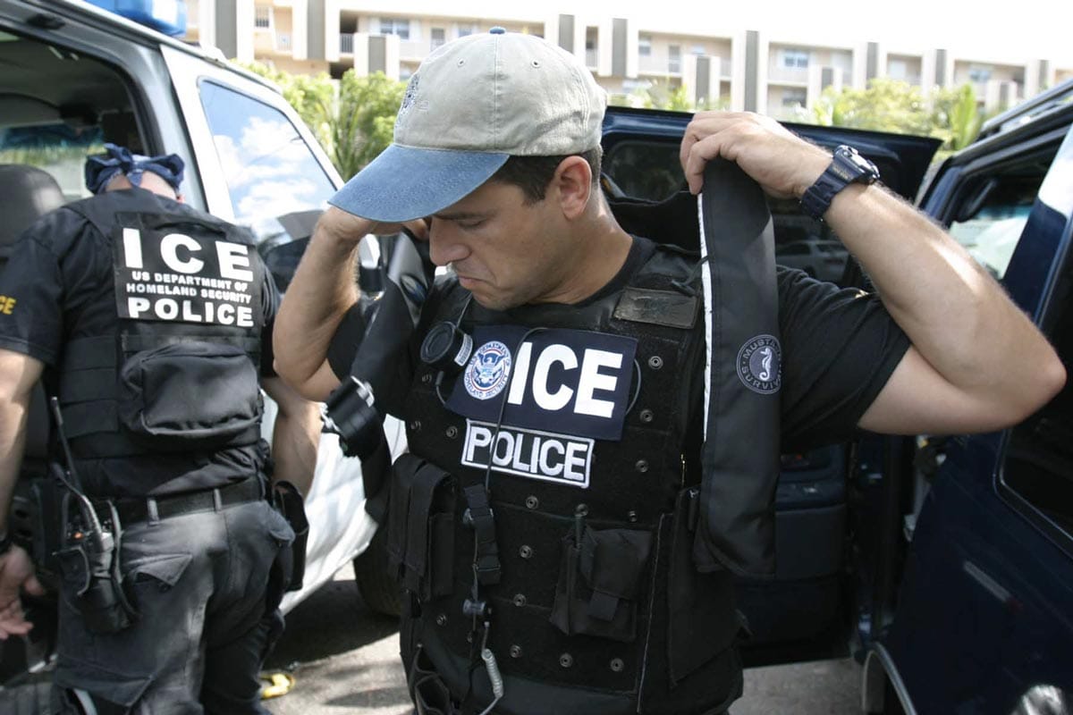 us_immigration_and_customs_enforcement_swat