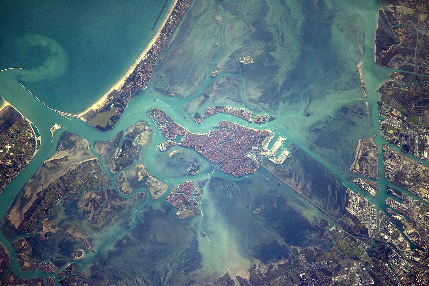 space_station_flight_over_venice