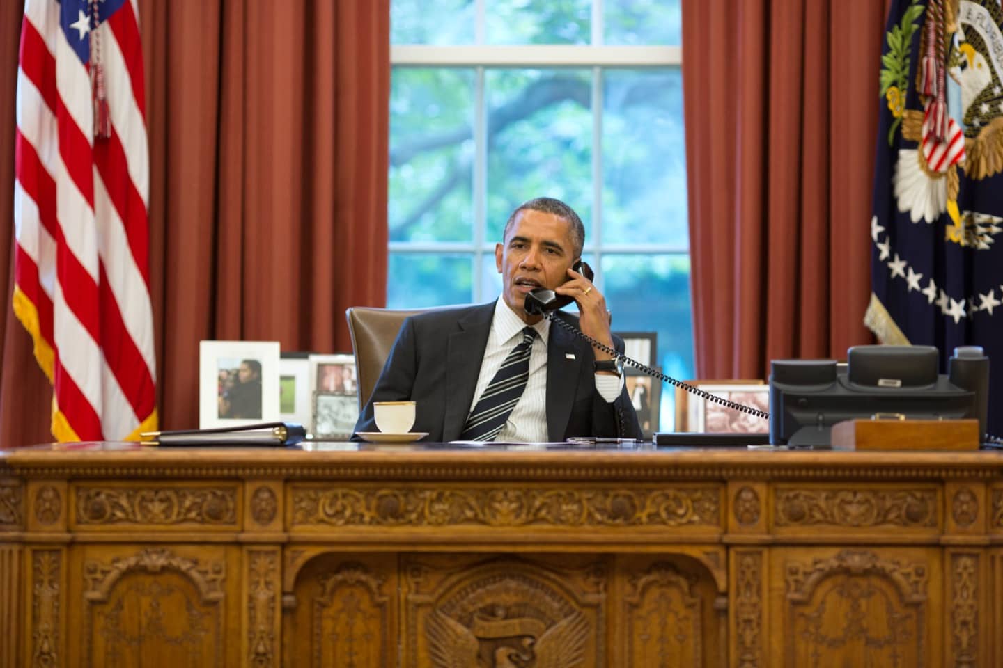 barack_obama_on_the_telephone_with_hassan_rouhani