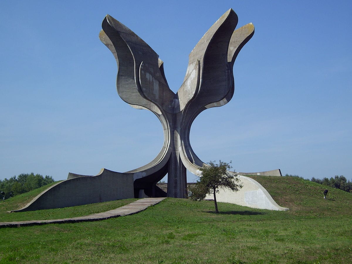 Lo spomenik dedicato alla memoria delle vittime di Jasenovac / Wikimedia Commons