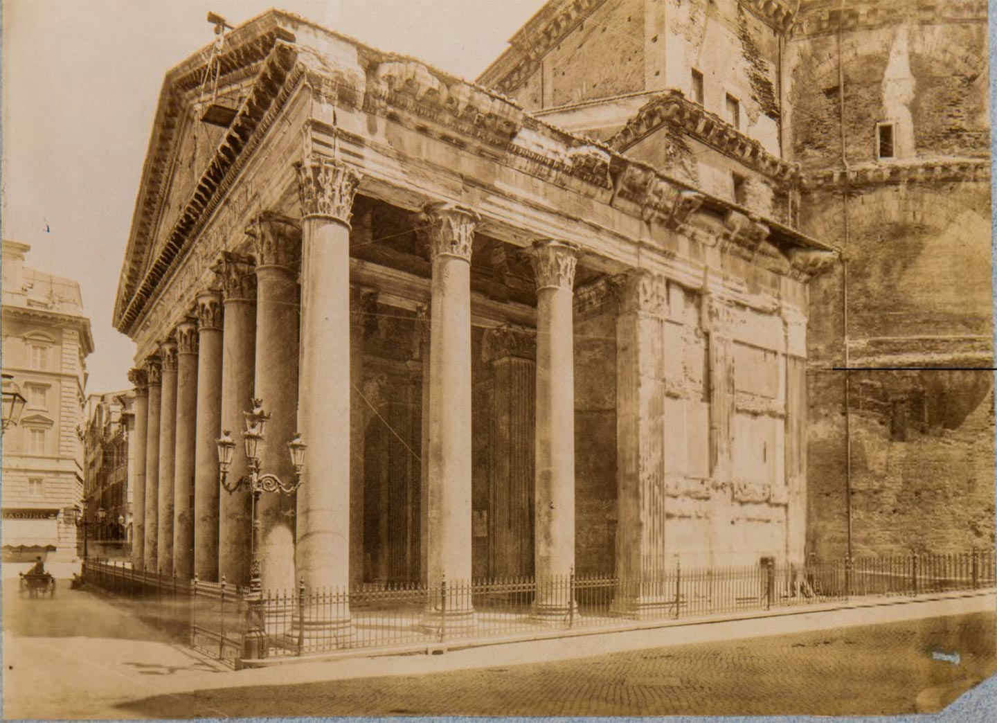 Pantheon, pronao di scorcio, 1800