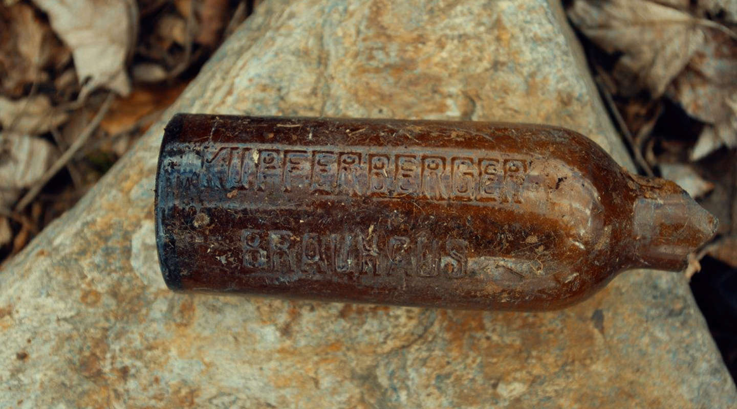 Una vecchia bottiglia del birrificio di Miedzianka, foto cc jelonek